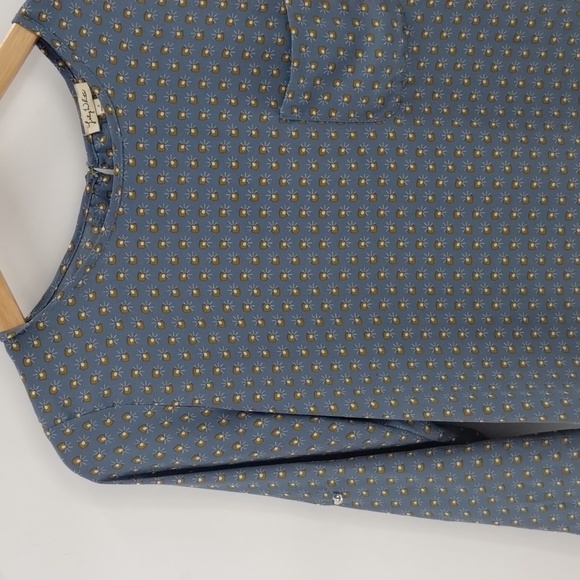 Lily White blue with gold print size small blouse front pocket flowy 3 quarter - Picture 3 of 8